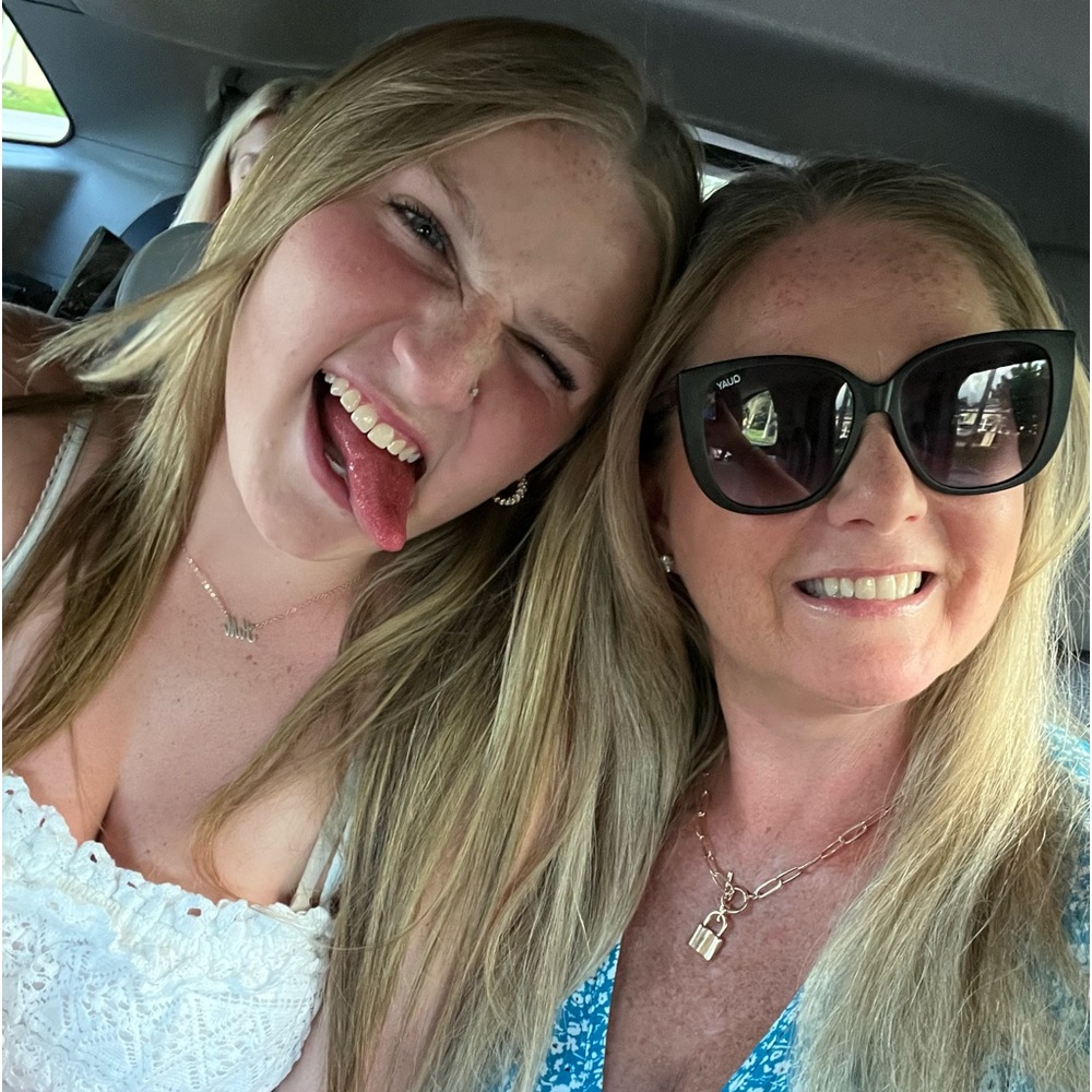 Meet your Posher, Michele